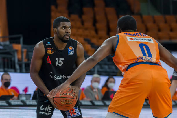 色的防守能 色的防守能