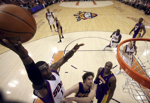 他在防守端 他在防守端